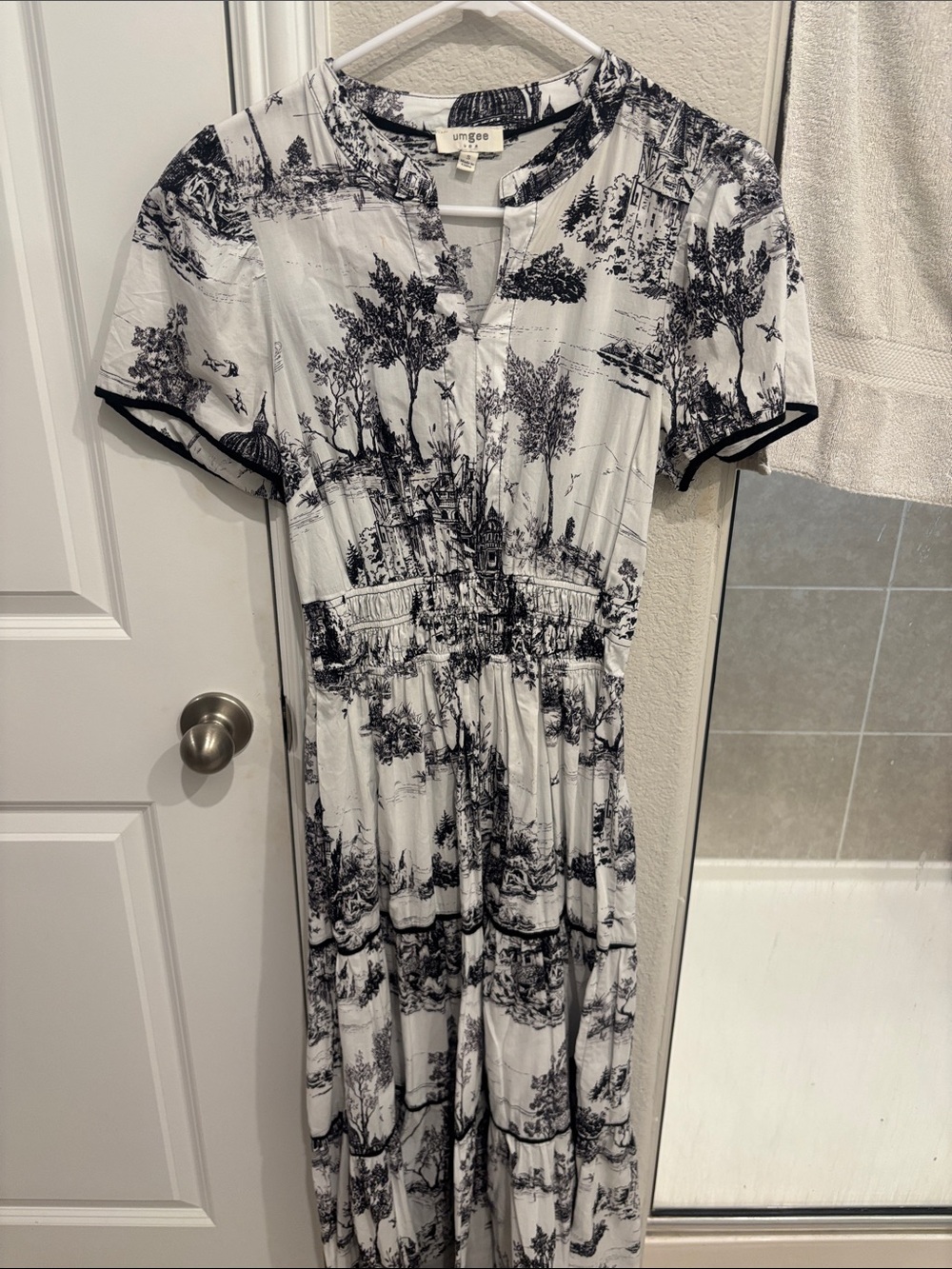 Umgee Black & White Scenic Print Short-Sleeve Maxi Dress